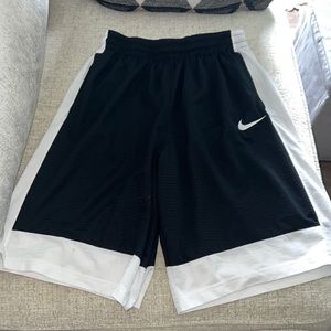 Nike Men’s Basketball Shorts Size Large